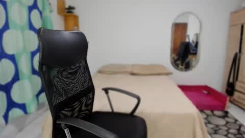 Snapshot of carlitosex09 chatting on 10.01.25 master online show from 10.01.25