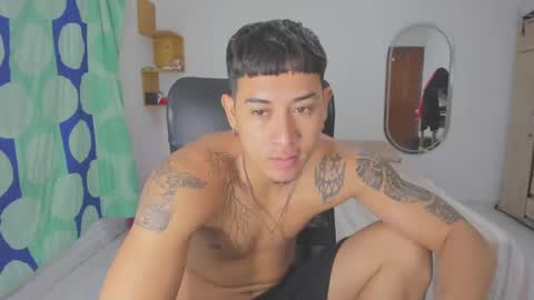 Snapshot of carlitosex09 chatting on 10.09.25 master online show from 10.09.25