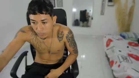 Snapshot of carlitosex09 chatting on 11.12.25 master online show from 11.12.25