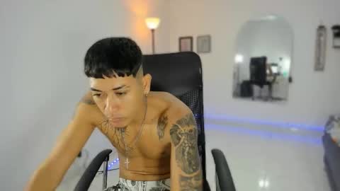 Snapshot of carlitosex09 chatting on 11.16.25 master online show from 11.16.25