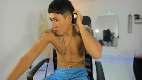 Snapshot of carlitosex09 chatting on 11.24.25 master online show from 11.24.25