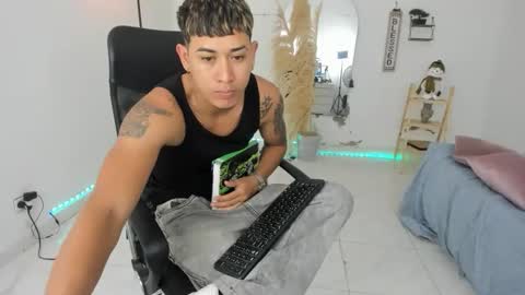 Snapshot of carlitosex09 chatting on 01.06.26 master online show from 01.06.26