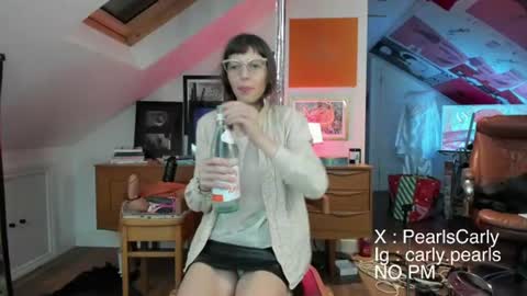 Snapshot of carlypearls chatting on 07.19.26 Carly Pearls online show from 07.19.26