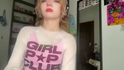 Snapshot of carmenlavelli chatting on 05.23.26 Elina online show from 05.23.26