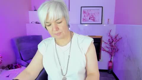 Carmen online show from 09.17.25