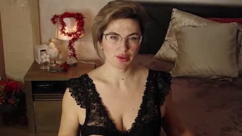 CaroJhones online show from 01.22.25