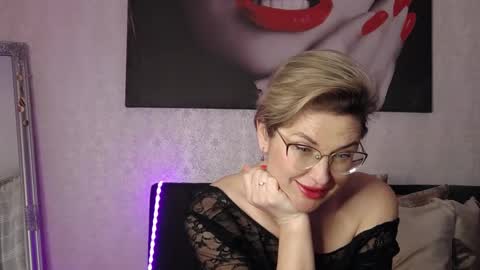 CaroJhones online show from 02.21.25