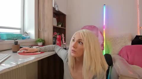 Snapshot of carol_may_ chatting on 02.27.26 carol_may_ online show from 02.27.26