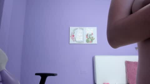 Snapshot of carolina_latinlady chatting on 02.13.25 Carolina online show from 02.13.25