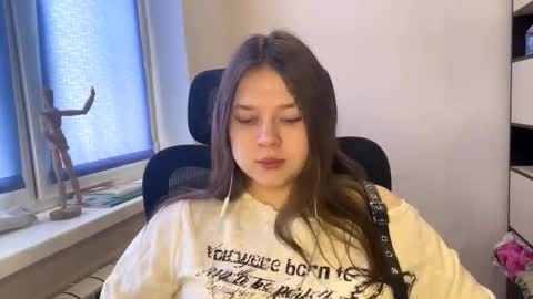 Snapshot of carolindueno chatting on 03.01.26 carolindueno online show from 03.01.26