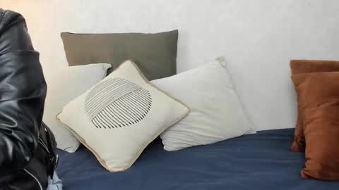  Caroline  online show from 12.05.25