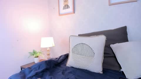  Caroline  online show from 12.16.25