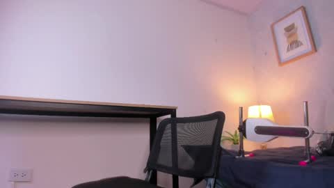  Caroline  online show from 04.14.26