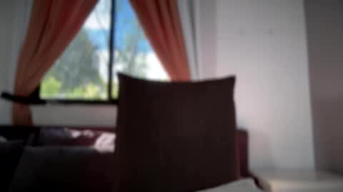 Snapshot of caroline_east chatting on 05.04.26 caroline_east online show from 05.04.26
