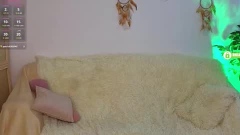 Snapshot of caroline_hey chatting on 03.01.26 Mary and Carol online show from 03.01.26