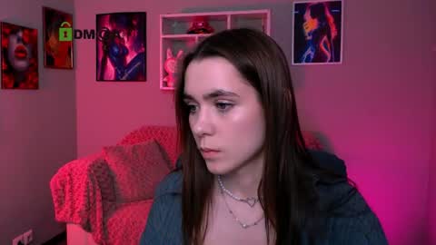 Snapshot of caroline_honeyy chatting on 06.10.26 Caroline online show from 06.10.26