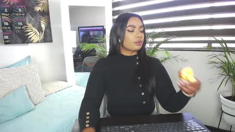 C A R O L I N E online show from 01.12.25