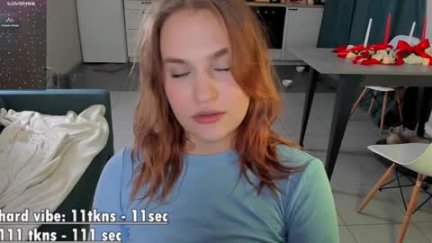 Snapshot of caroline_kiparis chatting on 12.20.24 Caro online show from 12.20.24