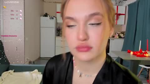 Snapshot of caroline_kiparis chatting on 12.24.24 Caro online show from 12.24.24