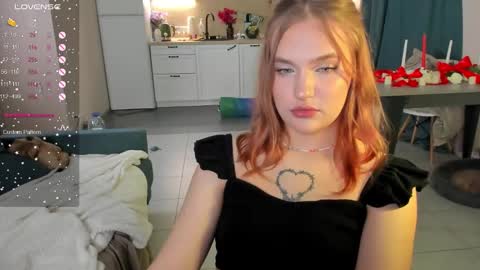 Snapshot of caroline_kiparis chatting on 12.27.24 Caro online show from 12.27.24