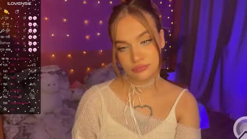 Snapshot of caroline_kiparis chatting on 02.26.25 Caro online show from 02.26.25