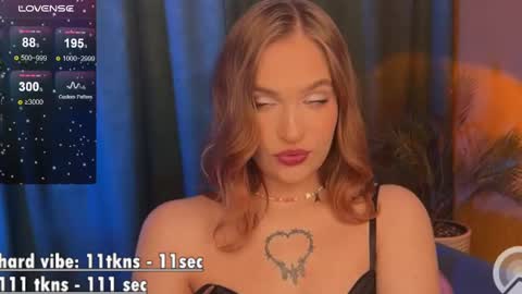 Snapshot of caroline_kiparis chatting on 03.06.25 Caro online show from 03.06.25