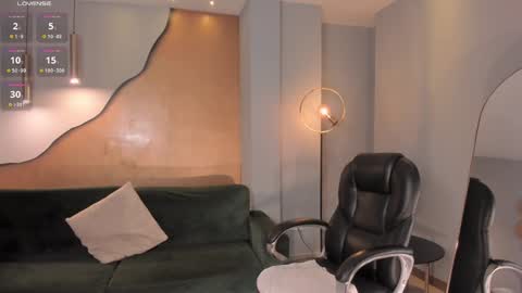 Caro online show from 01.03.25