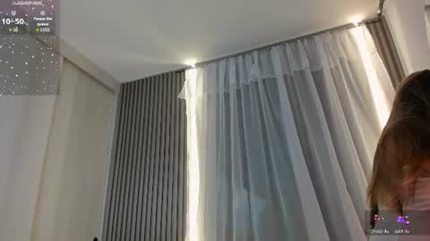 Snapshot of carolinegrace_ chatting on 06.17.26 Caro online show from 06.17.26