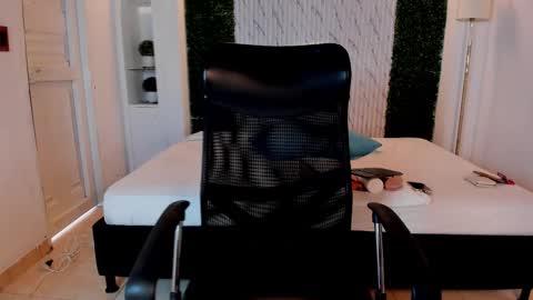 Caro  online show from 11.15.25