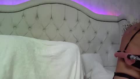 carolinesampaio online show from 04.10.26