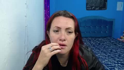 Carolinhe  online show from 02.08.26