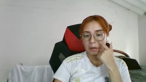 Snapshot of carolinnapinkman chatting on 04.28.26 carolinnapinkman online show from 04.28.26