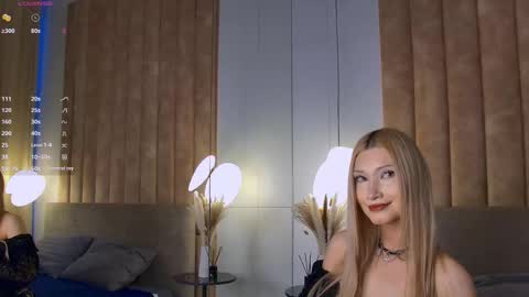 Snapshot of carolreeves chatting on 10.15.25 Carol online show from 10.15.25