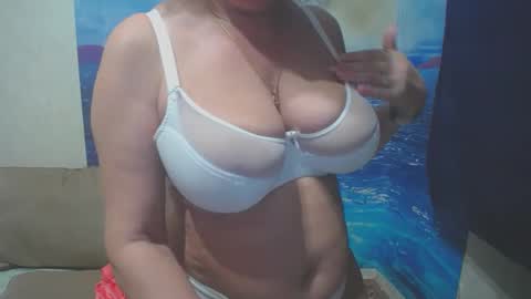 Snapshot of caroncapella chatting on 01.25.25 VicunaCool online show from 01.25.25