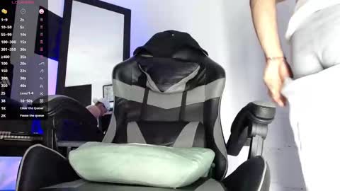 Snapshot of carrington_07 chatting on 09.11.25 Matheus online show from 09.11.25