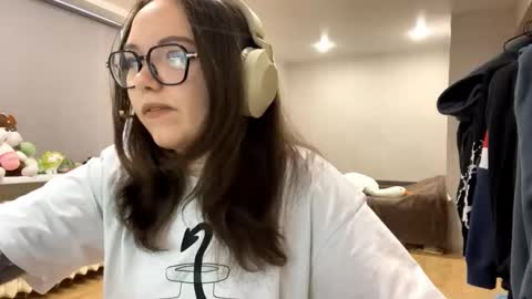 Emilia online show from 12.15.25