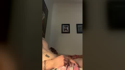 Snapshot of carsonesk90 chatting on 04.27.26 carsonesk90 online show from 04.27.26