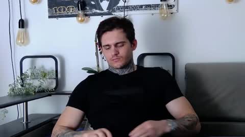 Snapshot of carter_reos chatting on 03.01.25 Carter online show from 03.01.25