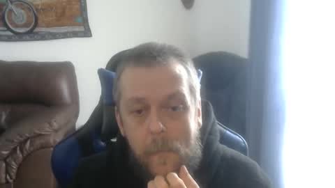 Snapshot of caseurdecue chatting on 05.08.26 AllenGallant online show from 05.08.26