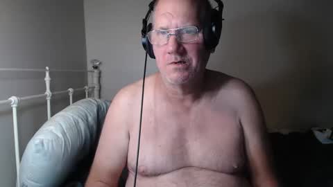 Snapshot of casinocam chatting on 03.04.26 CasinoCam online show from 03.04.26