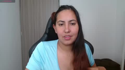 Snapshot of cassandra_ruizz chatting on 06.10.26 573215024606 online show from 06.10.26