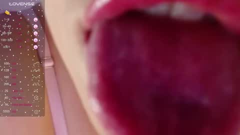 Snapshot of cassandraferran chatting on 10.18.25 Cassandra online show from 10.18.25