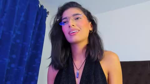 Snapshot of casseydagger chatting on 10.08.25 CASSEY online show from 10.08.25