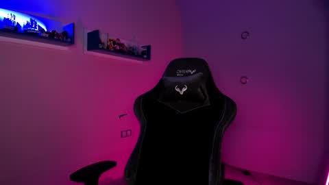 Seductress Cassia  FINDOM AND SADISM  NO NUDE online show from 01.18.25