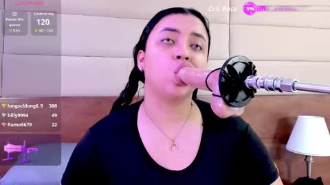 Snapshot of cassie_ibarra chatting on 09.18.25 cassie online show from 09.18.25