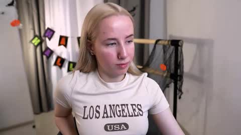 Cassie online show from 10.20.25