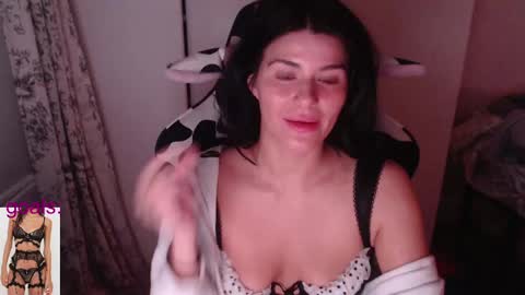 Snapshot of cassiealvarez chatting on 09.24.25 cassiealvarez online show from 09.24.25