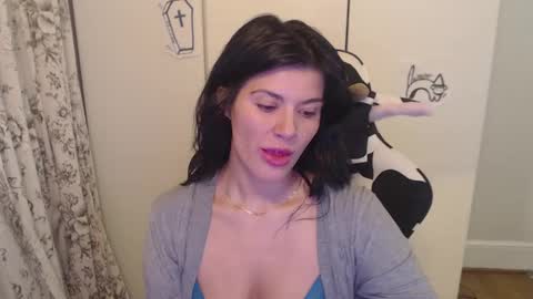 Snapshot of cassiealvarez chatting on 10.04.25 cassiealvarez online show from 10.04.25