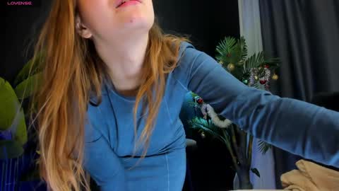 Snapshot of cassiecool chatting on 01.09.25 assie online show from 01.09.25