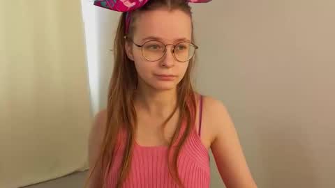 Snapshot of cassiecool chatting on 10.17.25 assie online show from 10.17.25